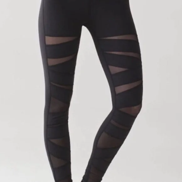 Lululemon Athletica Jet Black Yoga Pants - Picture 2 of 8